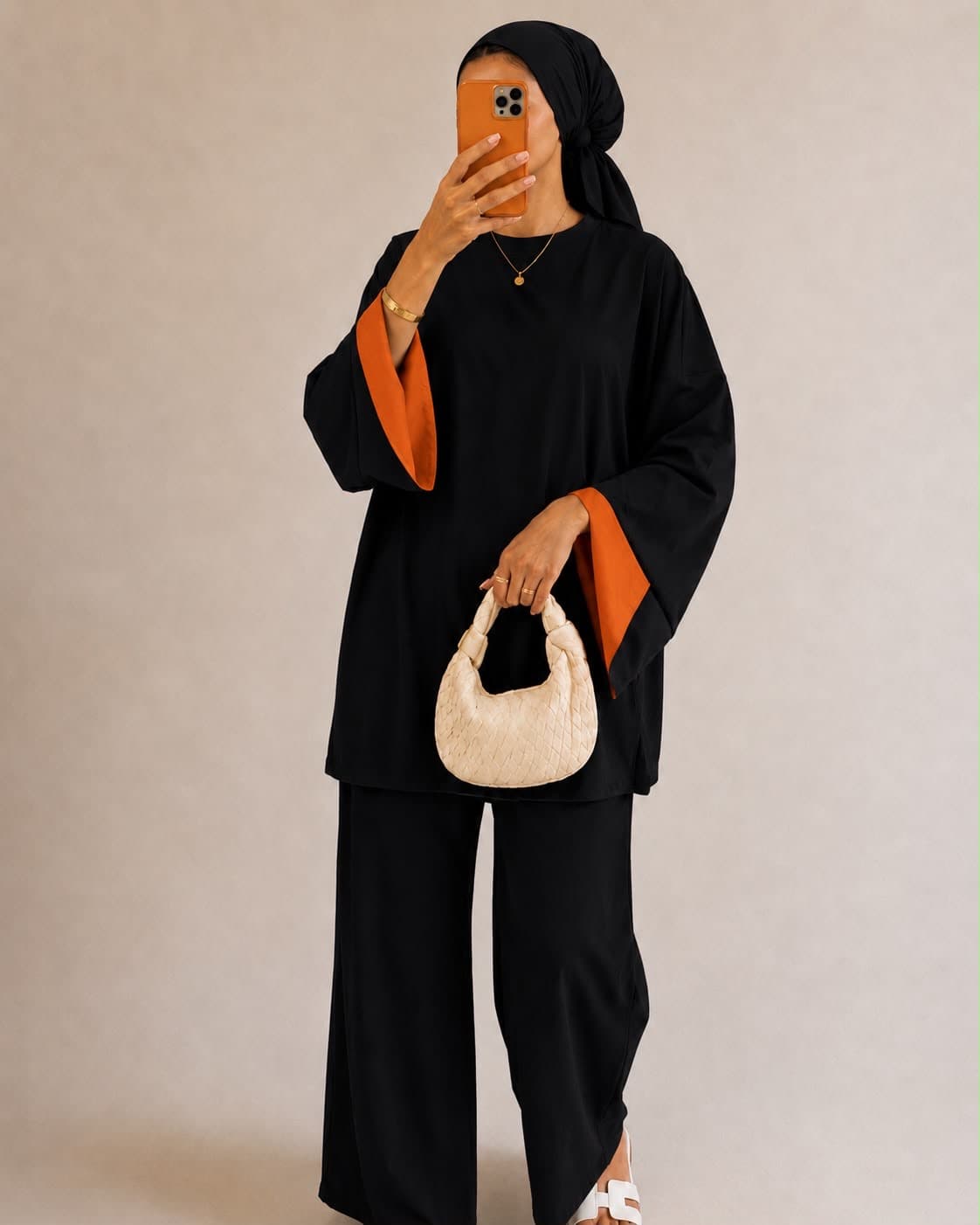 Burkini bicolore noir-orange avec turban